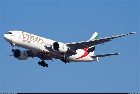 A6 EFS Emirates Boeing 777 F1H Photo By Suparat Chairatprasert ID