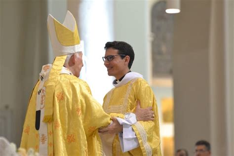 Padre Thiago Jos A Virgem De F Tima Me Gerou Para O Sacerd Cio