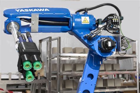 Dorfmetzgerei Modern Ein Yaskawa Roboter Als Wurstverkäufer