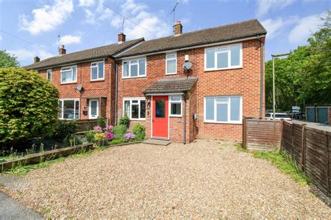 Cranmore Road Mytchett Gu16 4 Bed End Of Terrace House For Sale £