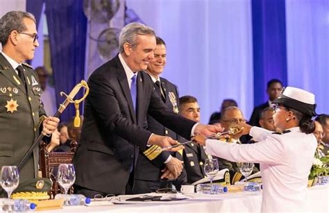 Presidente De La RepÚblica Encabeza GraduaciÓn De La PromociÓn De Damas