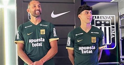 Hernán Barcos y su mensaje tras presentar la camiseta alterna 2024 de