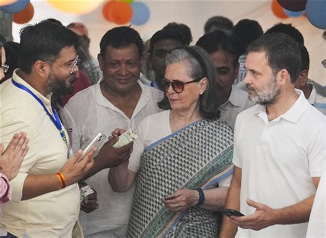 Lok Sabha Phase 6 Election Voting In Delhi Photos Oneindia