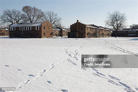 12 Altgeld Gardens Homes (Chicago Illinois) Stock Photos, High-Res ...