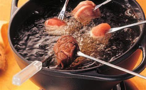 MEAT FONDUE RECIPES: Beef Fondue and Dipping Sauces