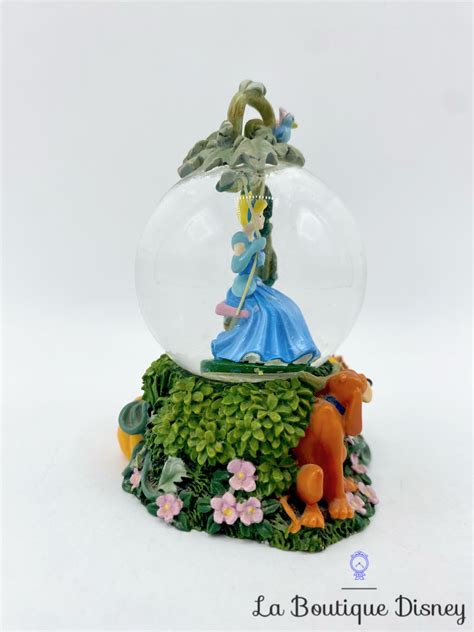 Boule à neige Cendrillon balançoire Disneyland Paris Disney snow globe