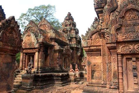 Prasat Banteay Srei The Citadel Of The Women Angkor Wat Travel