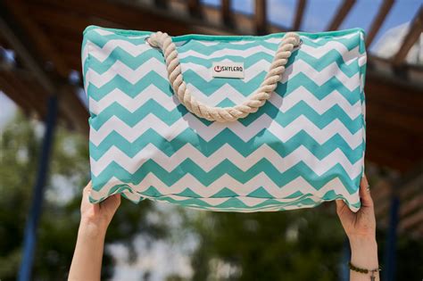 How To Choose The Best Beach Bags And Beach Totes For Me Moms And Fam