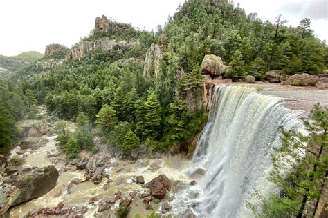 Excursión a la cascada y misión de Cusárare desde Creel