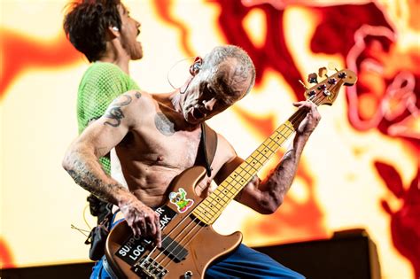 Red Hot Chili Peppers Headlined An Electric Night Of Music That Rocked San Antonios Alamodome