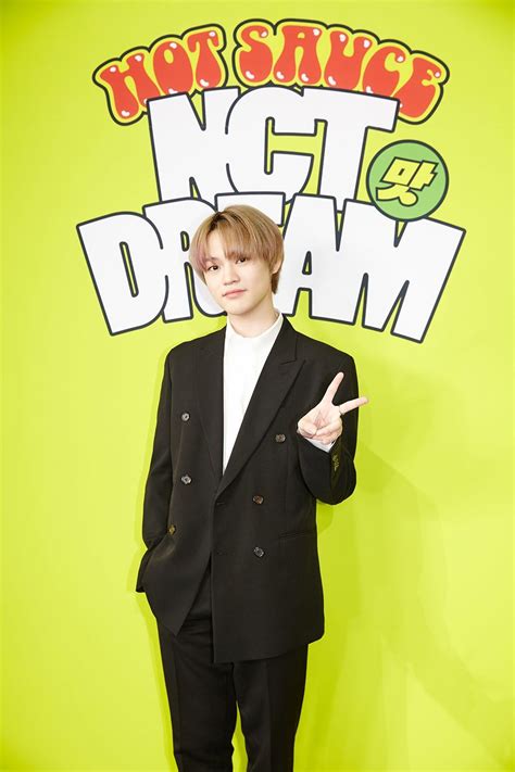 10 Potret Keseruan Konferensi Pers NCT Dream Hot Sauce