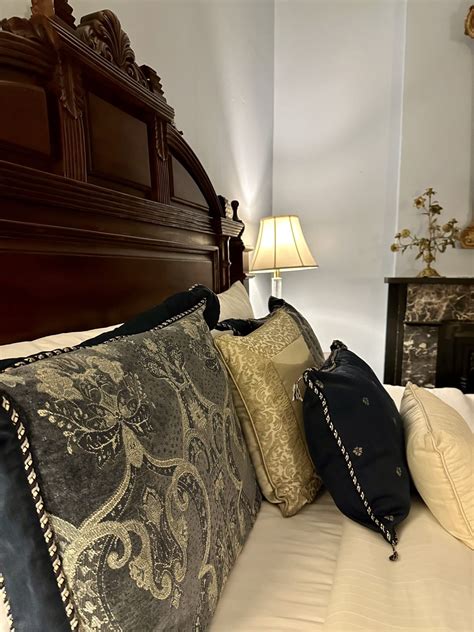 Eight Haunted Hotels You Can Stay in the U.S. - Faries Travel Tales