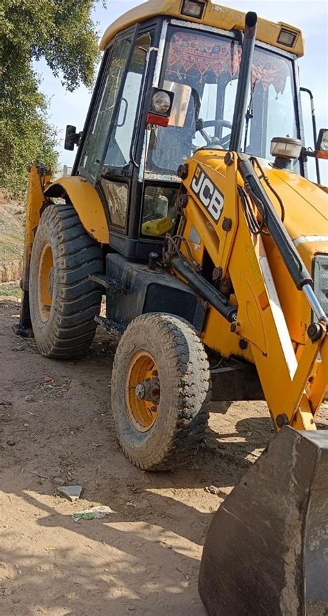 72 HP At 1800rpm JCB 3DX 2011 Model Backhoe Loader Machine Capacity