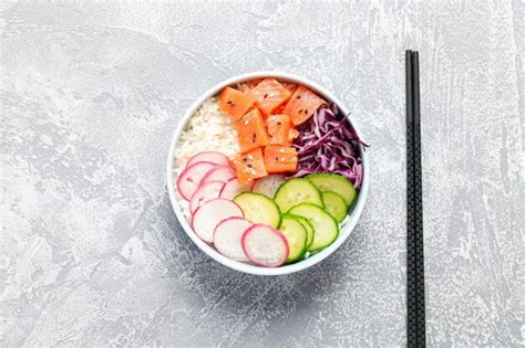 Premium Photo | Hawaiian salmon poke bowl