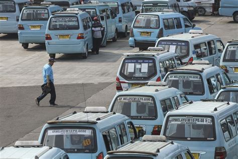 Mobilitas Dibatasi Ini Daftar Jam Operasional Angkutan Umum Di Jakarta