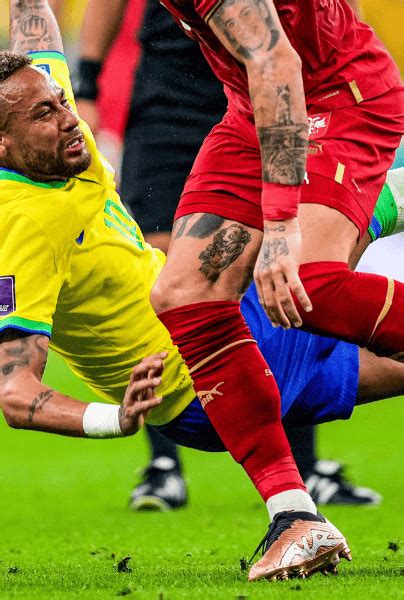 Brasil se burla de Neymar y lanza duras críticas tras su lesión contra