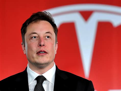 埃隆·马斯克 Elon Musk 表示，特斯拉将于 2025 年开始使用人形机器人