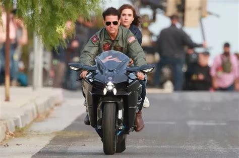 Tom Cruise Recreates Iconic Top Gun Motorcycle Scenes Three Decades On