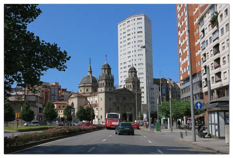 En las calles de Gijón El mundo me rodea y son imágenes