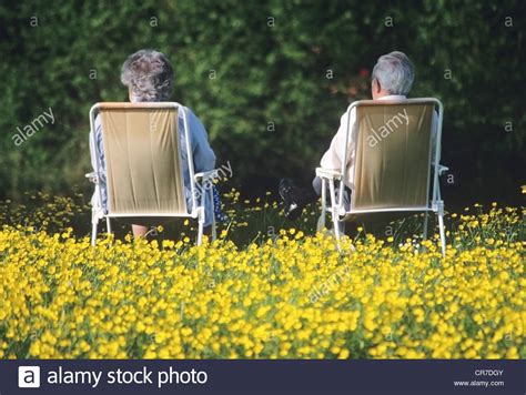 To Sunbathe Stock Photos & To Sunbathe Stock Images - Alamy