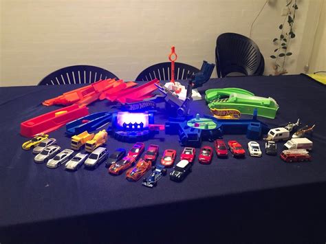 Hot Wheels bane med Loop Hot dba dk Køb og Salg af Nyt og Brugt