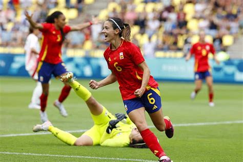 As 10 melhores jogadoras de futebol feminino do mundo da história e na