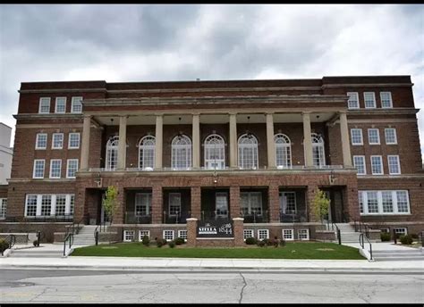 Developer cuts the ribbon on historic downtown Kenosha hotel