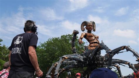 Larchevêque de Toulouse sélève contre un spectacle de rue Roubaix