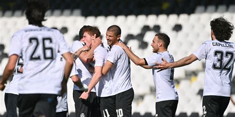 Serie C Cesena Ed Entella Comandano Il Girone B Vince Il Siena