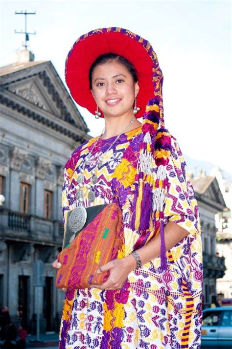 Los Coloridos Trajes Indígenas De Guatemala Native American Clothing