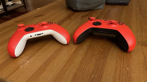 Red controller with black backing looks so much better! : r/xbox