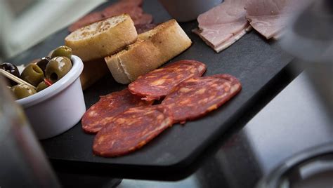 As Puedes Preparar Una Impresionante Tabla De Quesos Y Jamones