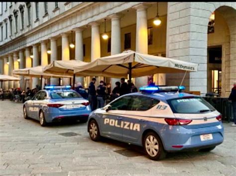 Como Aggredisce Passanti E Un Poliziotto In Centro Citt Arrestato Enne