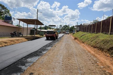 Prefeitura de Cruzeiro do Sul pavimenta rua abandonada há 17 anos no