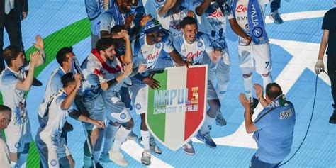 Festa Scudetto Napoli In Diretta Sulla Rai Spunta Un Super Ospite