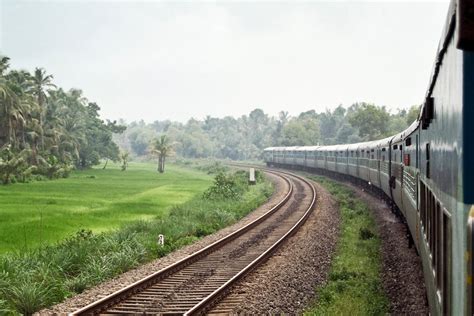 Best Options of Traveling from Mumbai to Goa by Train