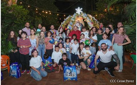 Comandante Daniel Compa Era Rosario Y Familia Celebran La Griter A En