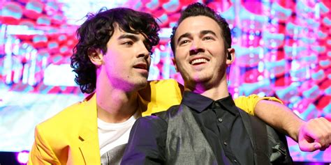 Kevin And Joe Jonas Share Old School Christmas Home Videos See Them