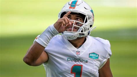 Renner Rookie Qb Tua Tagovailoa Can Lead The Miami Dolphins To The Playoffs In 2020 Miami