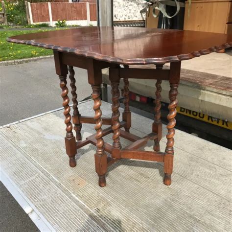 ANTIQUE OAK DROP LEAF TABLE WITH BARLEY TWIST LEGS And Pie Crust Edge