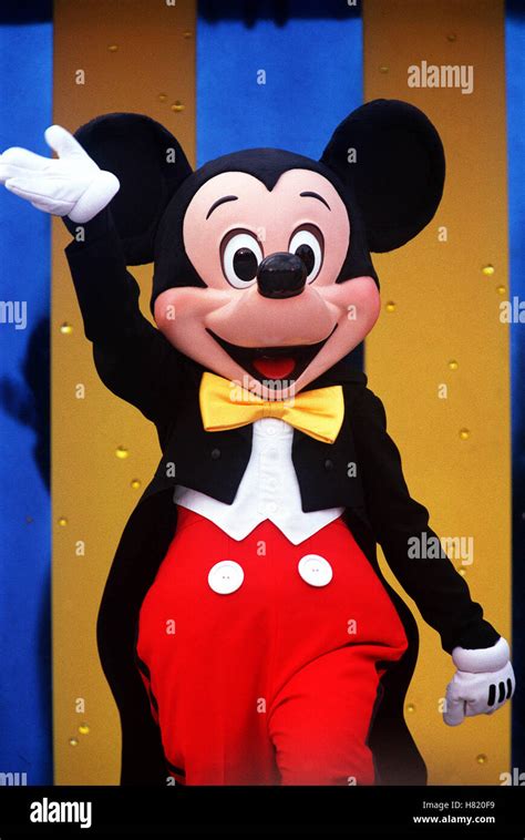 MICKEY MOUSE MAGIC KINGDOM ORLANDO 01 April 2002 Stock Photo - Alamy