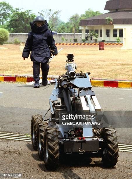 85 Land Mine Robot Stock Photos High Res Pictures And Images Getty