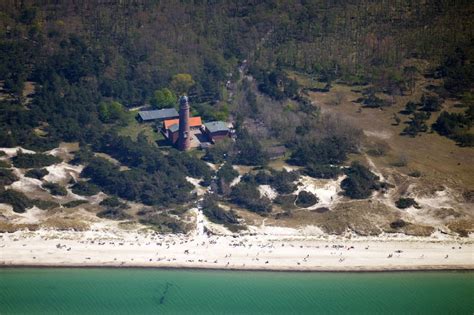 Luftbild Born Am Dar Leuchtturm Als Historisches Seefahrtszeichen Im