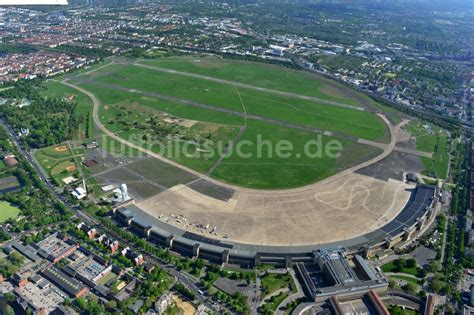 Luftbild Berlin Tempelhof Terminal und ehemaliges Empfangsgebäude mit