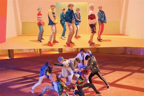 Bts S Dna Becomes St Korean Boy Group Mv To Hit Billion Views