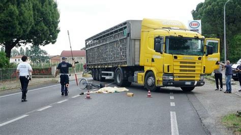 Castel Bolognese 79enne Muore Investito In Bici Da Un Camion