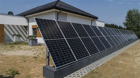 Gruntowa Instalacja Fotowoltaiczna Z Paneli Dwustronnych Bifacial