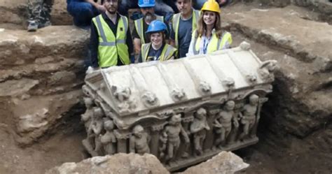 Ancient Roman Sarcophagus Found At London Building Site News