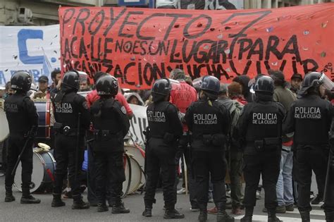 Caos de tránsito en el centro porteño por una movilización contra el