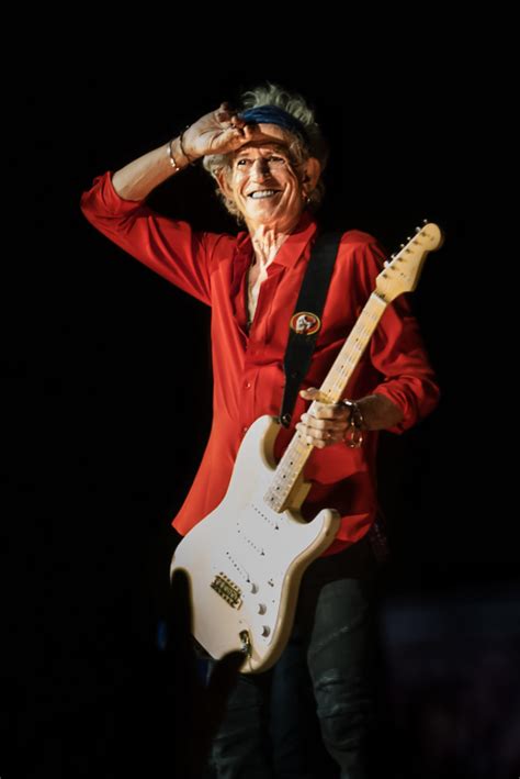 Learn Key Keith Richards Chords From Classic Rolling Stones Songs